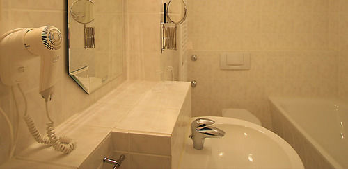 Hotel Verdi รอสต็อค ภายนอก รูปภาพ
